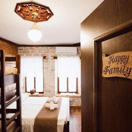 Trigona Hostel Гирокастра Экстерьер фото