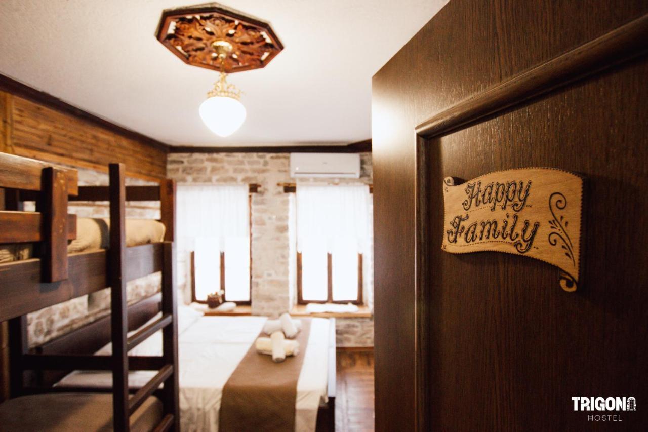 Trigona Hostel Гирокастра Экстерьер фото