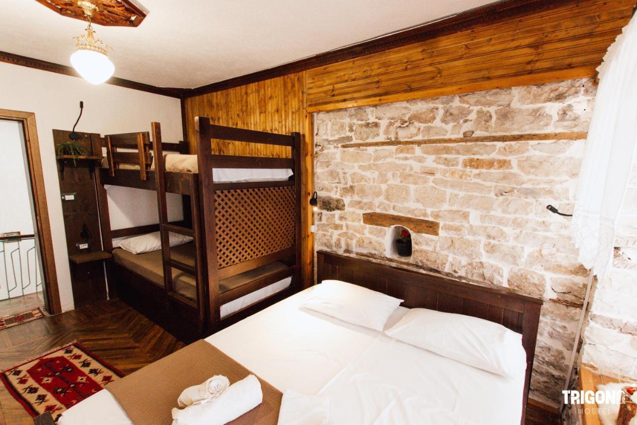 Trigona Hostel Гирокастра Экстерьер фото