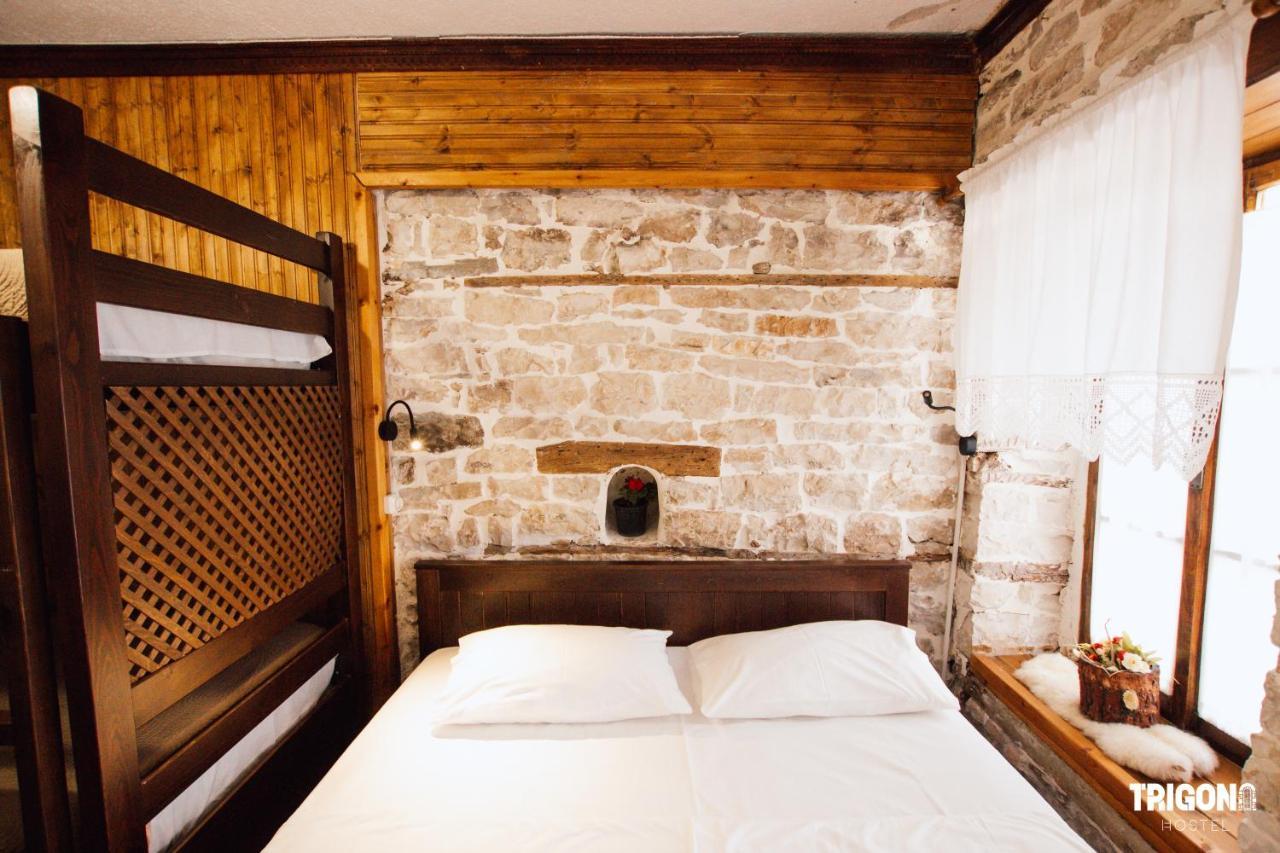 Trigona Hostel Гирокастра Экстерьер фото