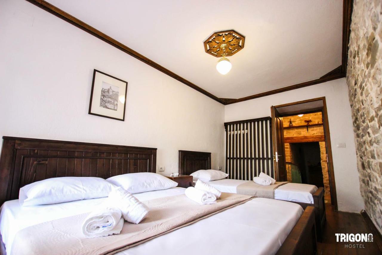 Trigona Hostel Гирокастра Экстерьер фото