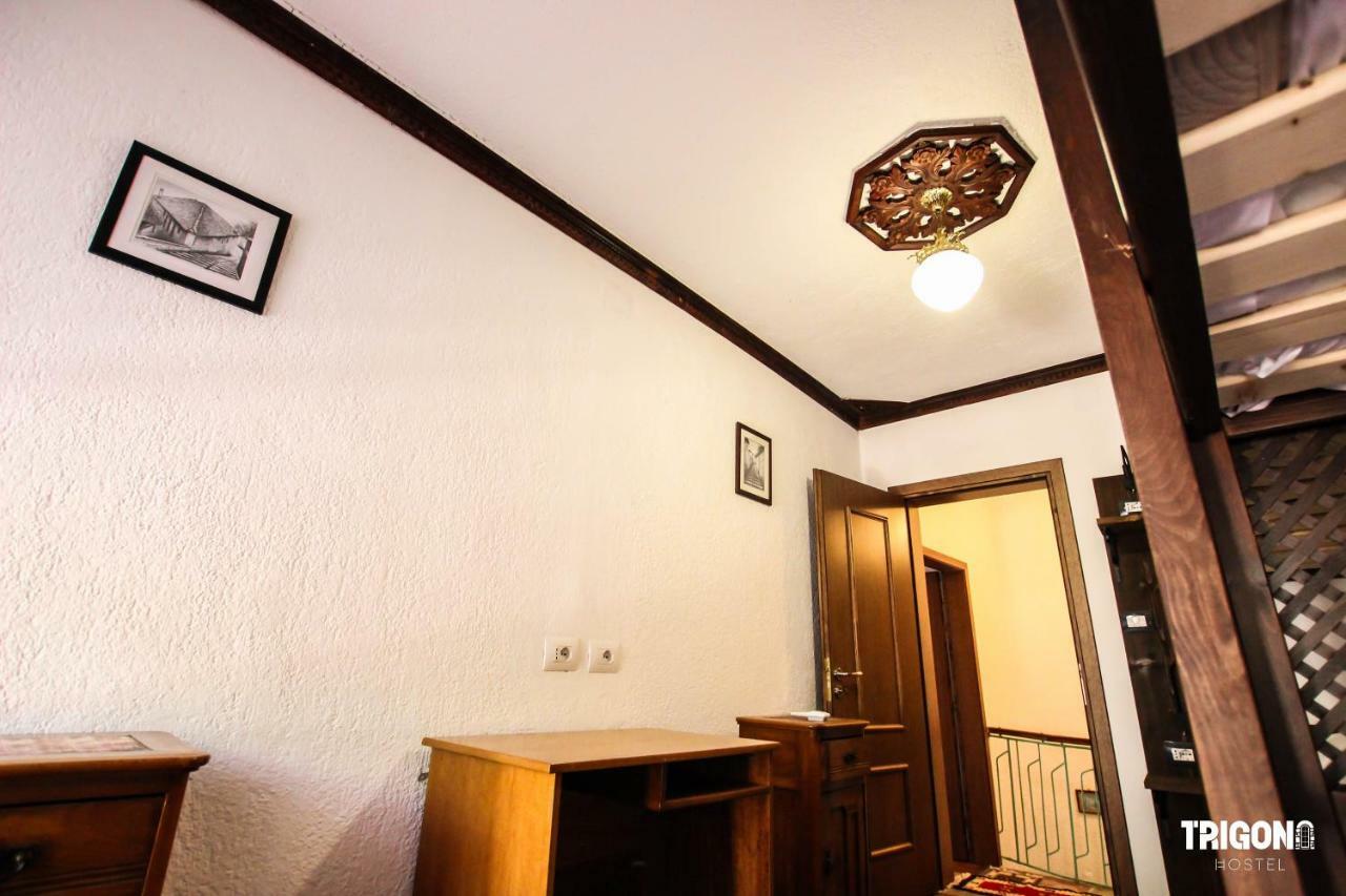Trigona Hostel Гирокастра Экстерьер фото
