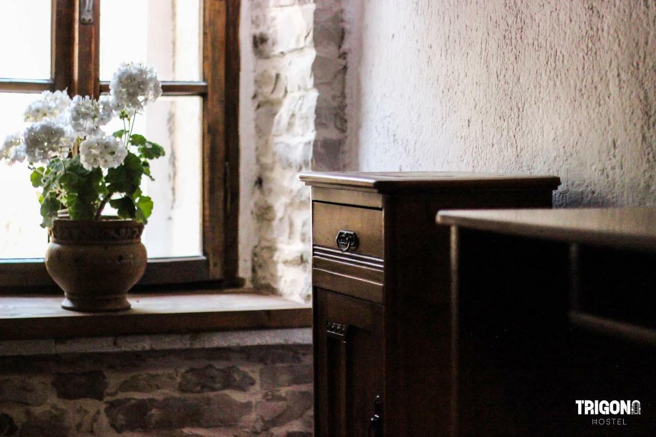 Trigona Hostel Гирокастра Экстерьер фото