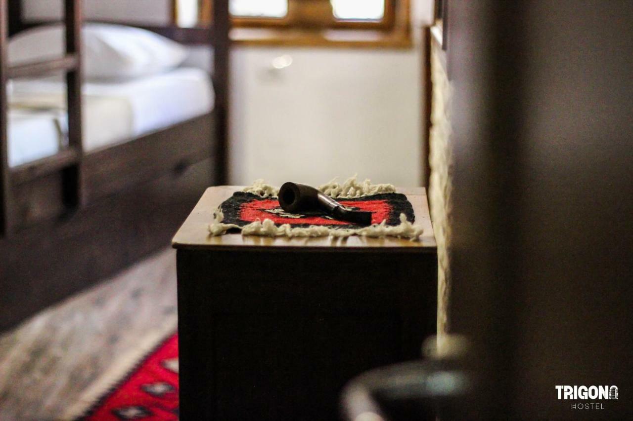 Trigona Hostel Гирокастра Экстерьер фото