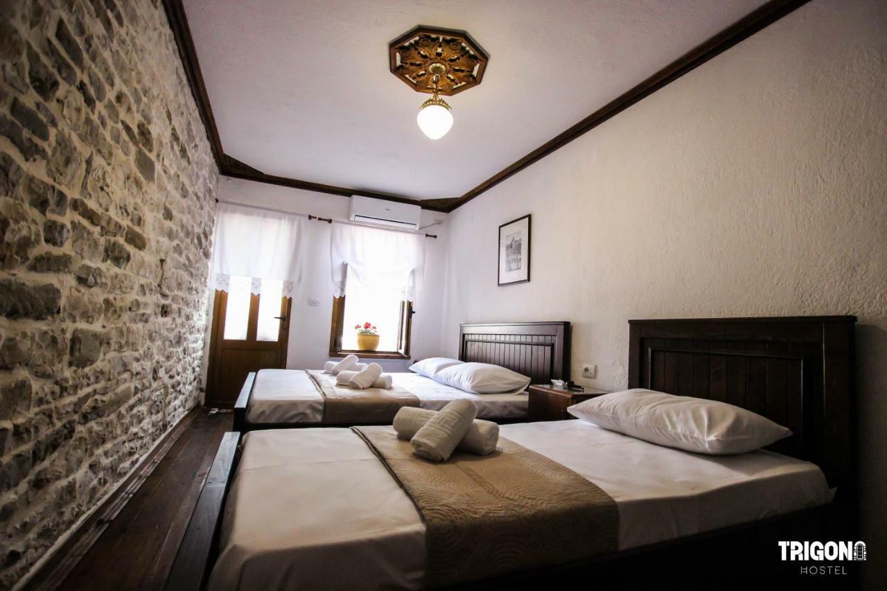 Trigona Hostel Гирокастра Экстерьер фото