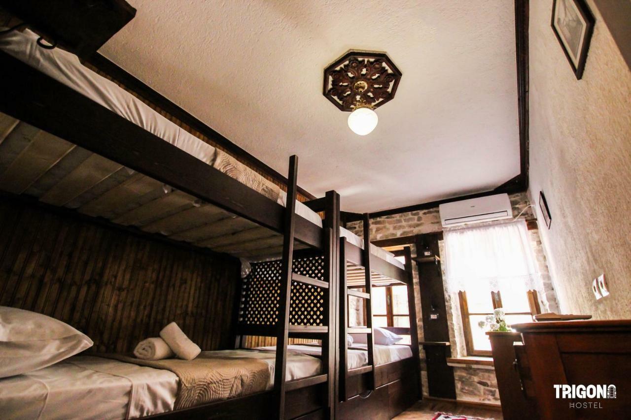 Trigona Hostel Гирокастра Экстерьер фото
