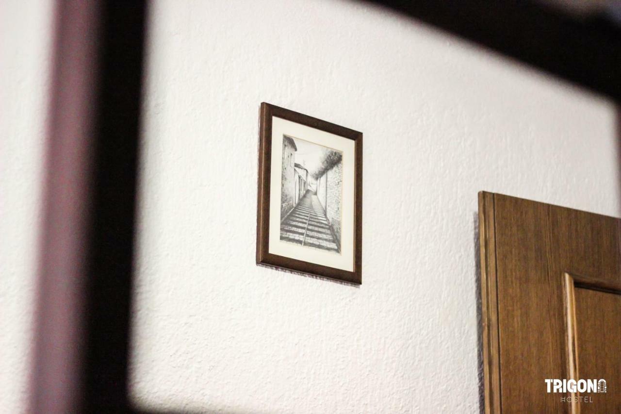Trigona Hostel Гирокастра Экстерьер фото