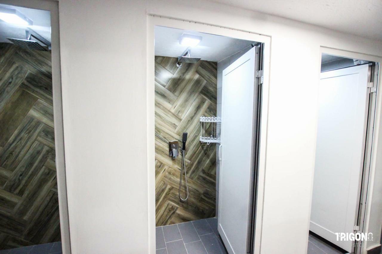 Trigona Hostel Гирокастра Экстерьер фото