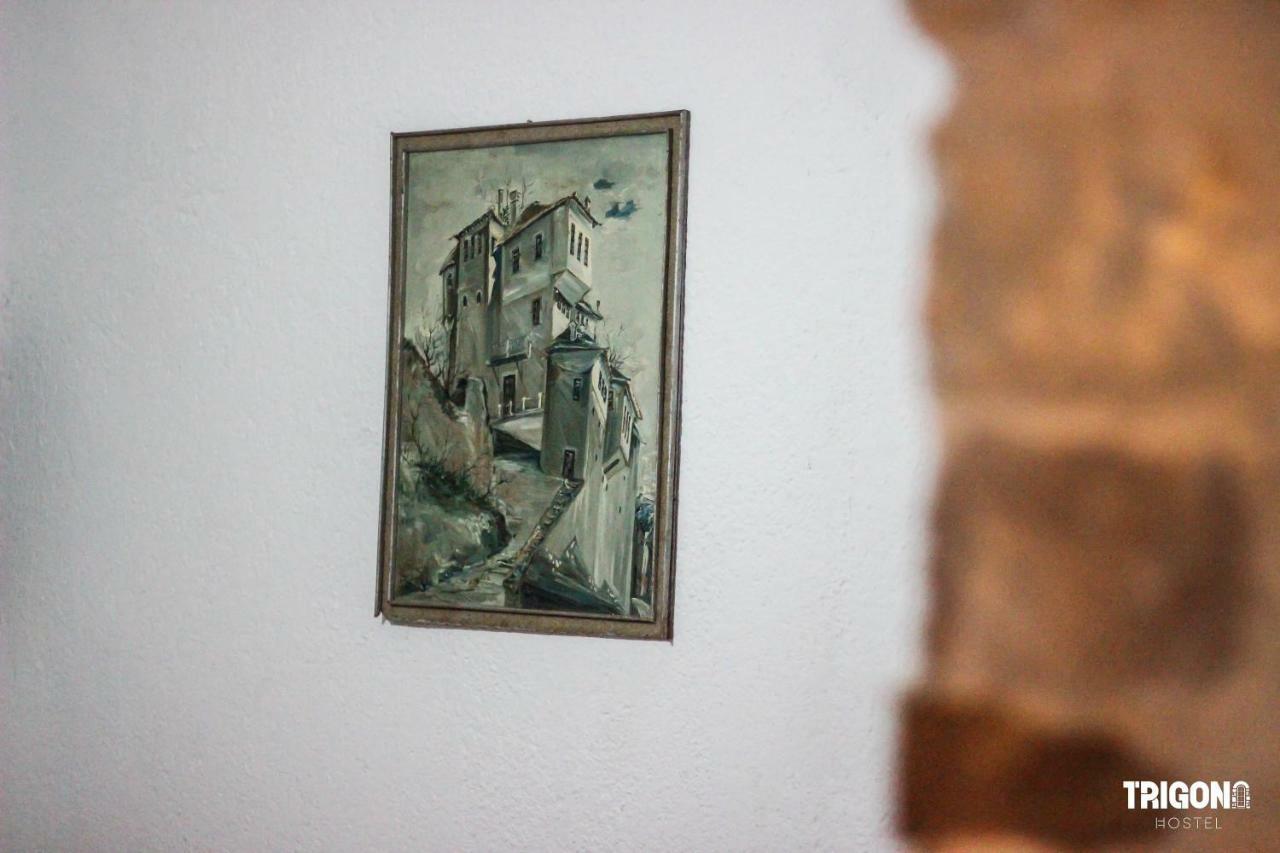 Trigona Hostel Гирокастра Экстерьер фото