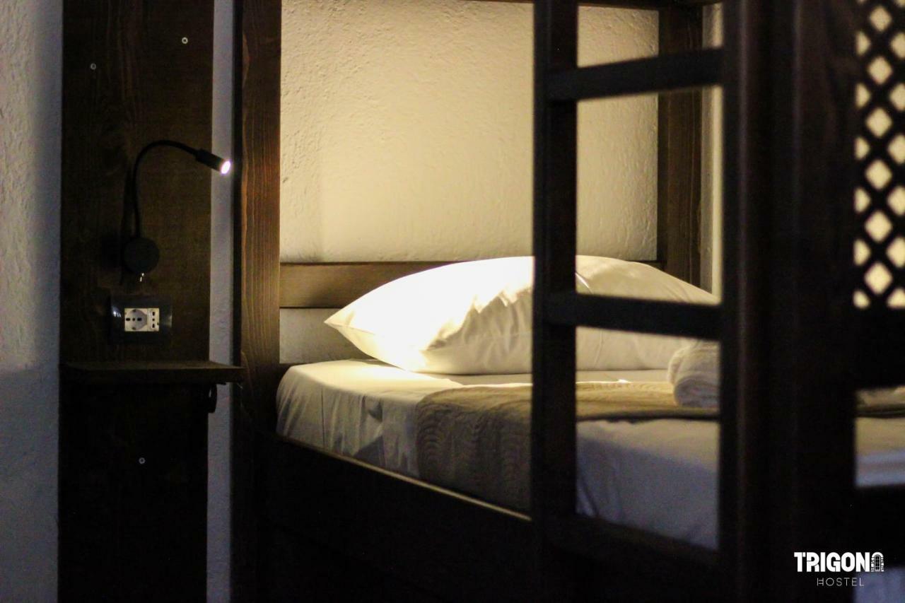 Trigona Hostel Гирокастра Экстерьер фото