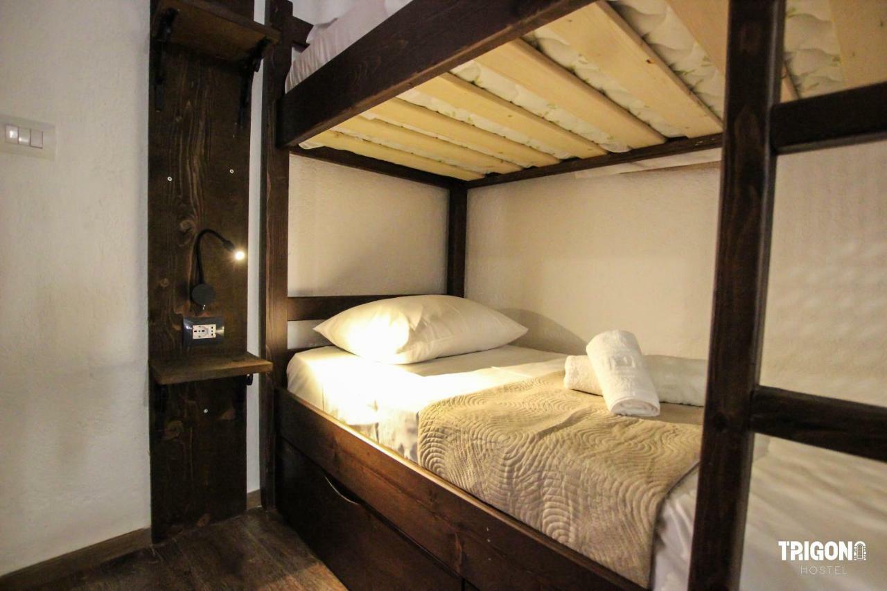 Trigona Hostel Гирокастра Экстерьер фото