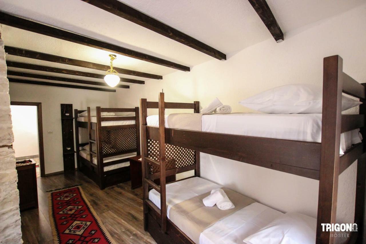 Trigona Hostel Гирокастра Экстерьер фото